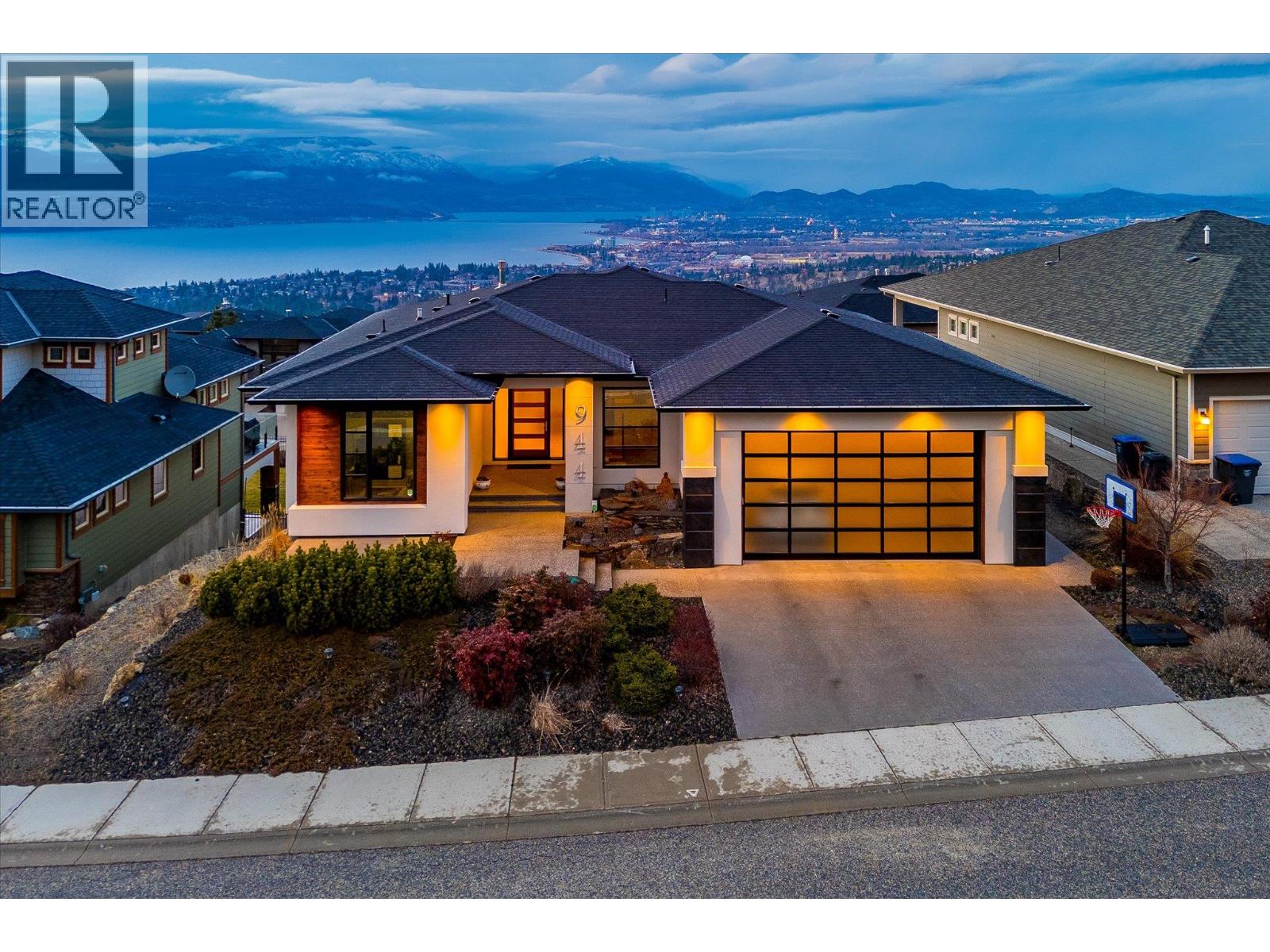 944 Hewetson Court, Kelowna