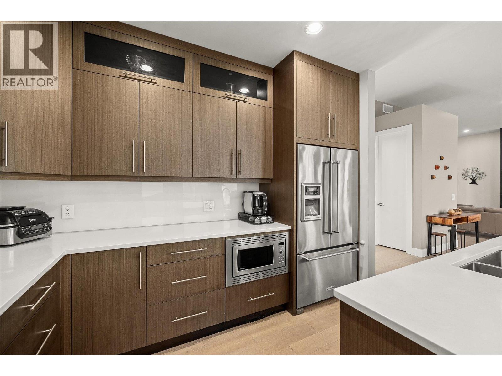 944 Hewetson Court, Kelowna