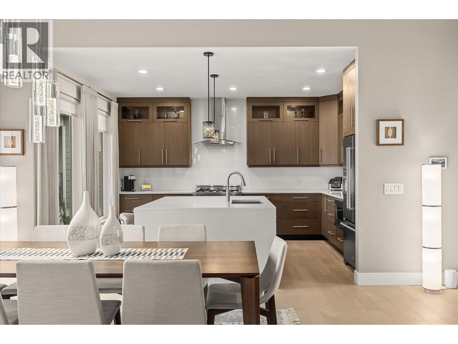 944 Hewetson Court, Kelowna