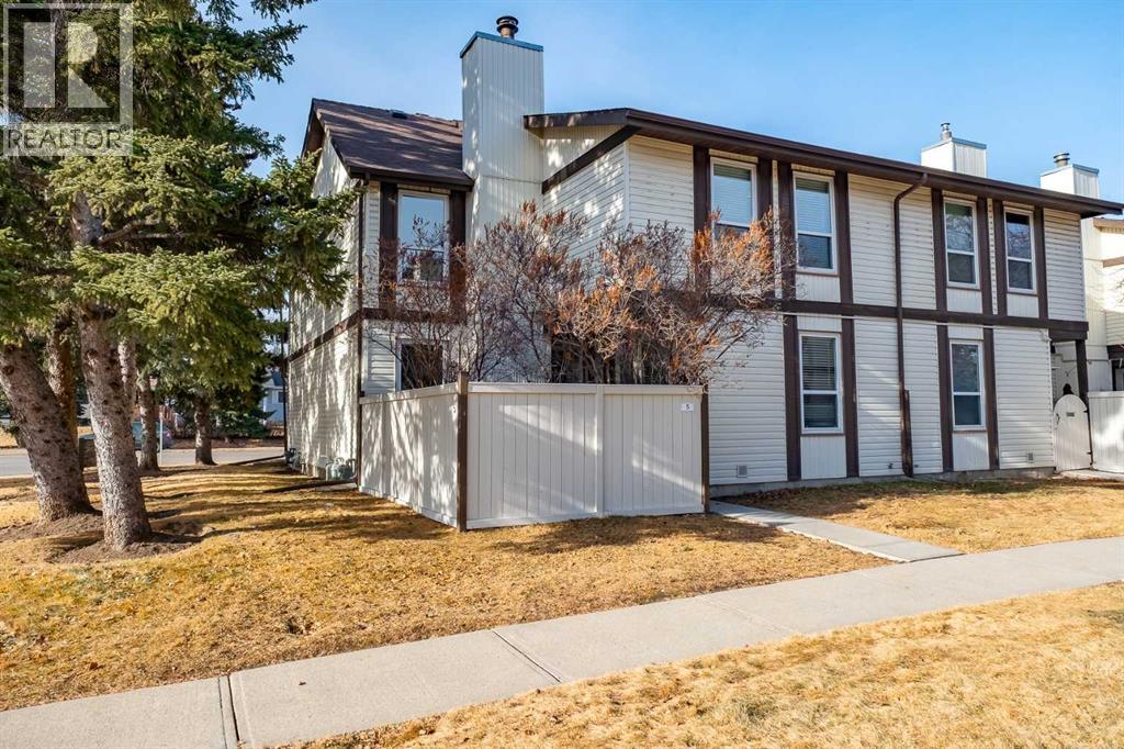 5, 3200 60 Street, Calgary, Alberta