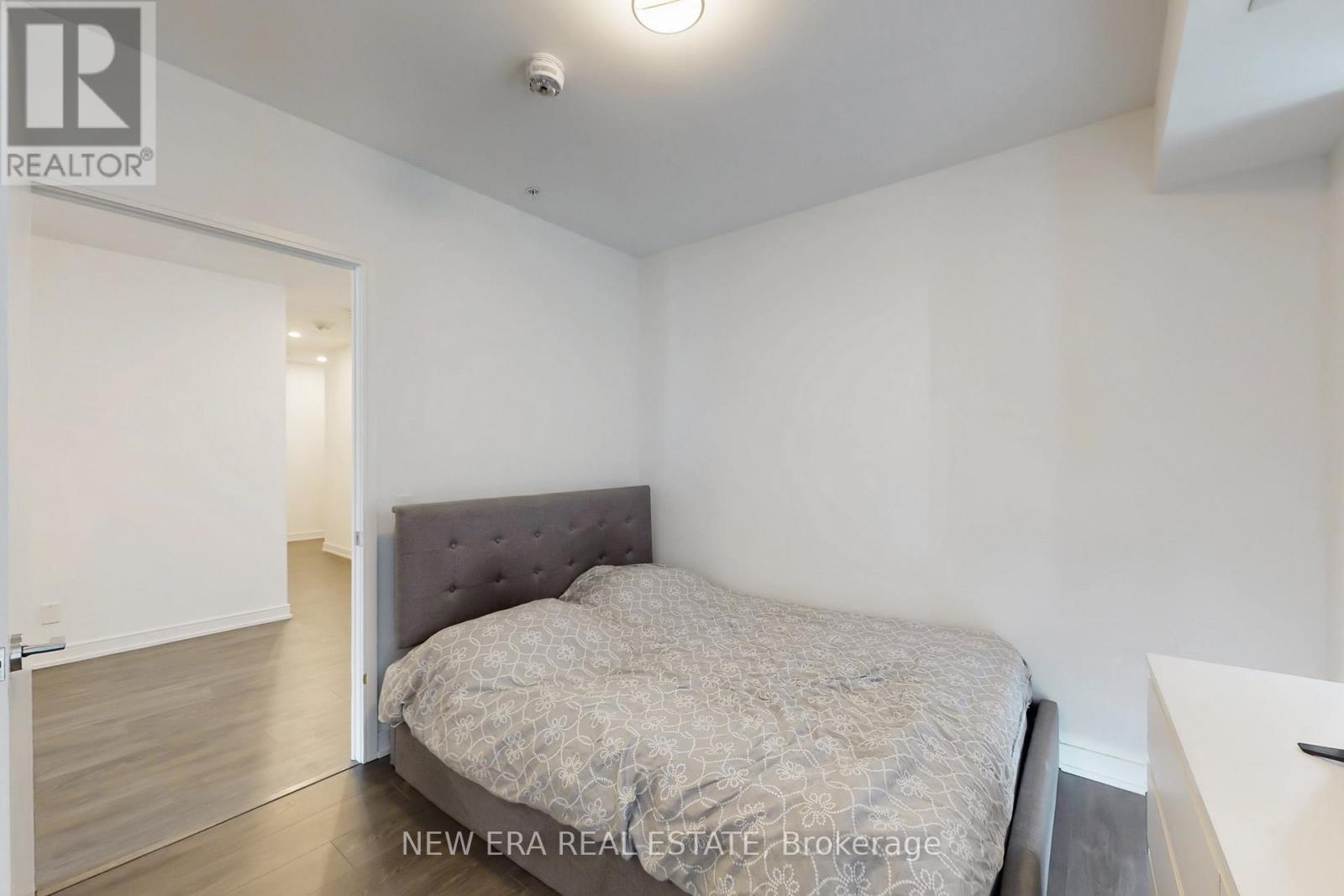 #413 30 SAMUEL WOOD WAY - 12