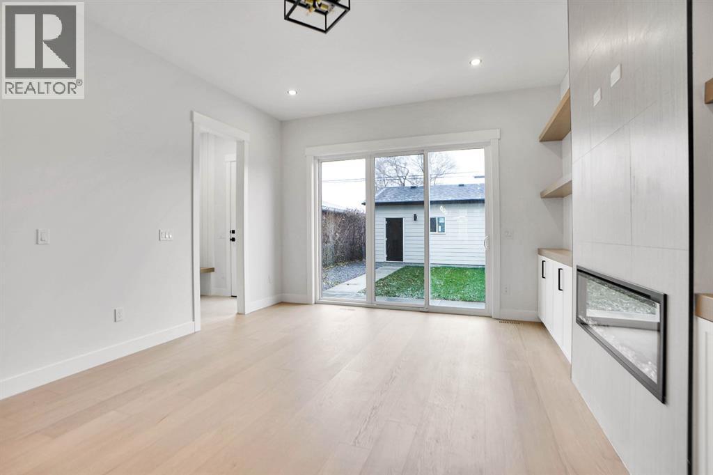 Single Family House for Sale in   Avenue NW Bowness Calgary 