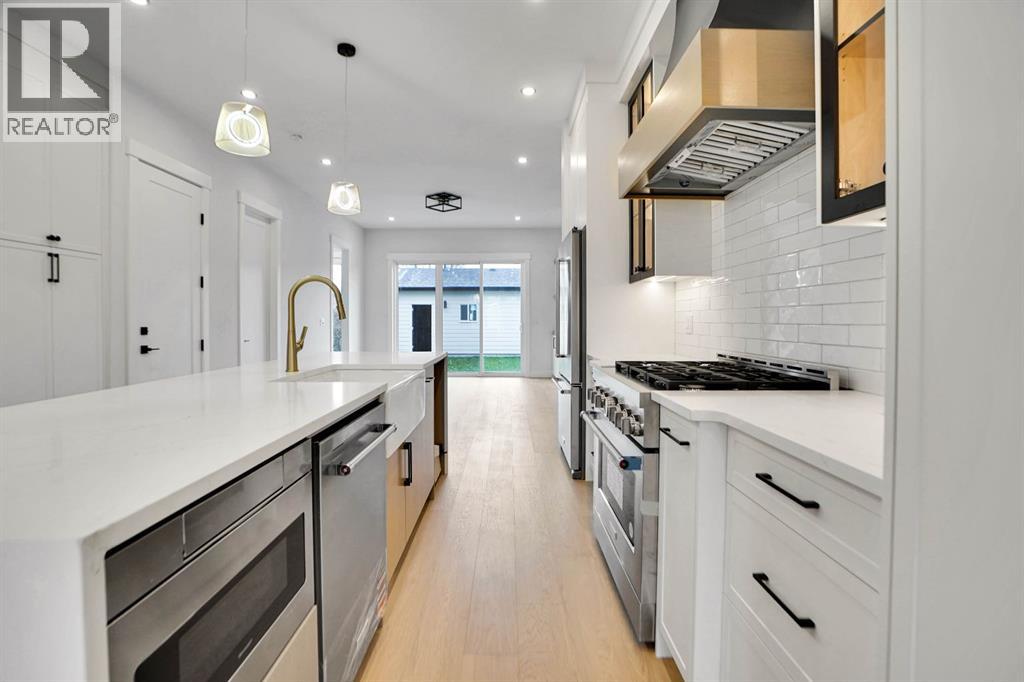 Single Family House for Sale in   Avenue NW Bowness Calgary 