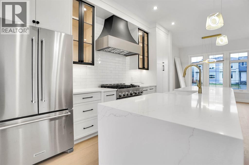 Single Family House for Sale in   Avenue NW Bowness Calgary 