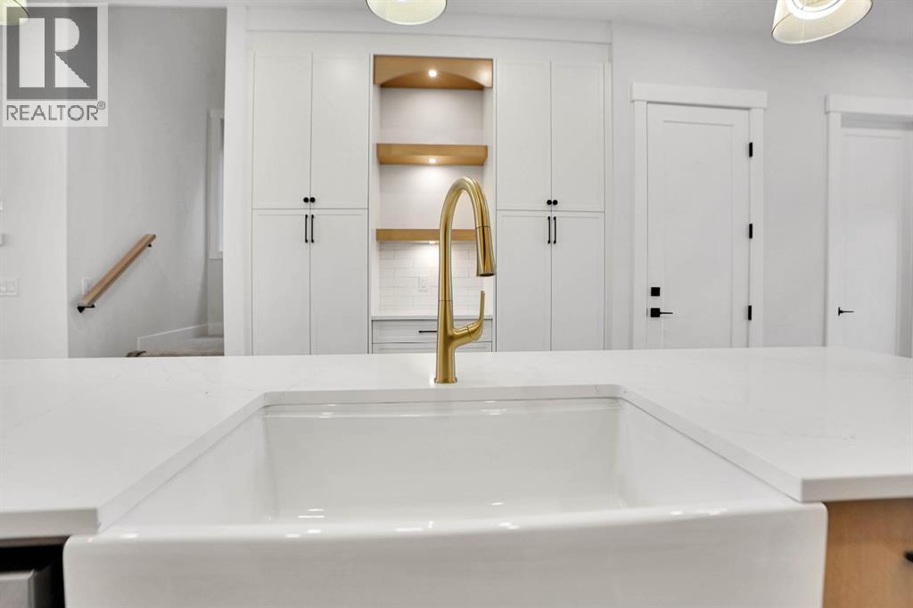 Single Family House for Sale in   Avenue NW Bowness Calgary 