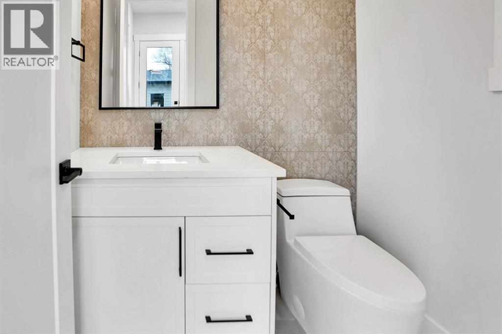 Single Family House for Sale in   Avenue NW Bowness Calgary 