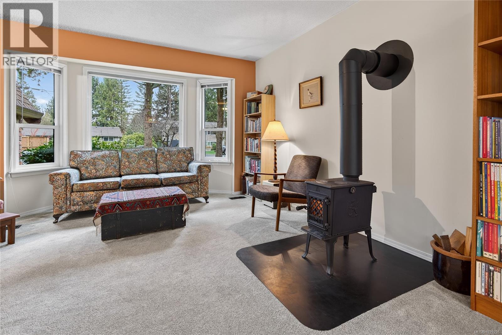 1516 BALSAM AVE - 10