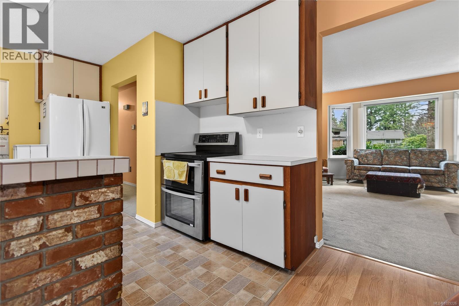 1516 BALSAM AVE - 13