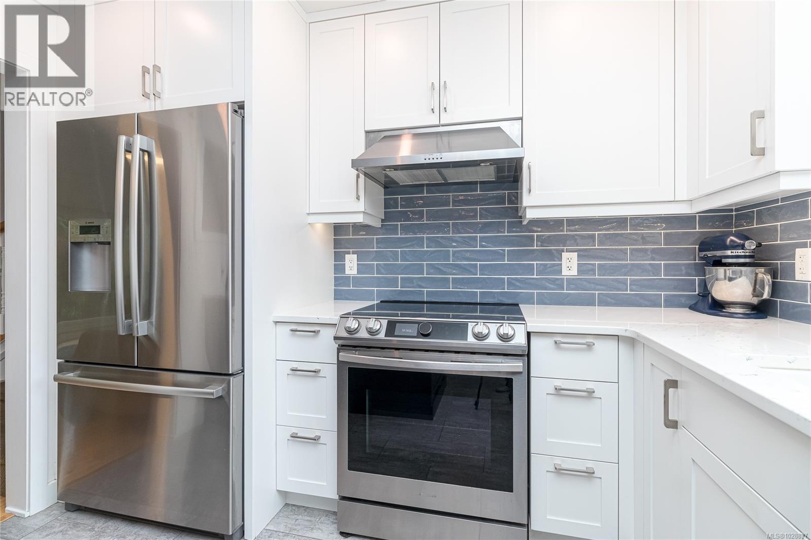 3825 KREMLIN ST - 14