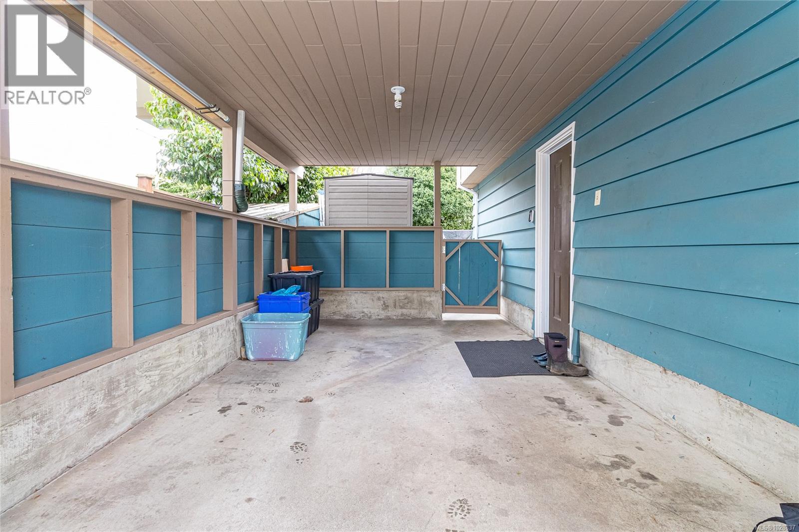 3825 KREMLIN ST - 24