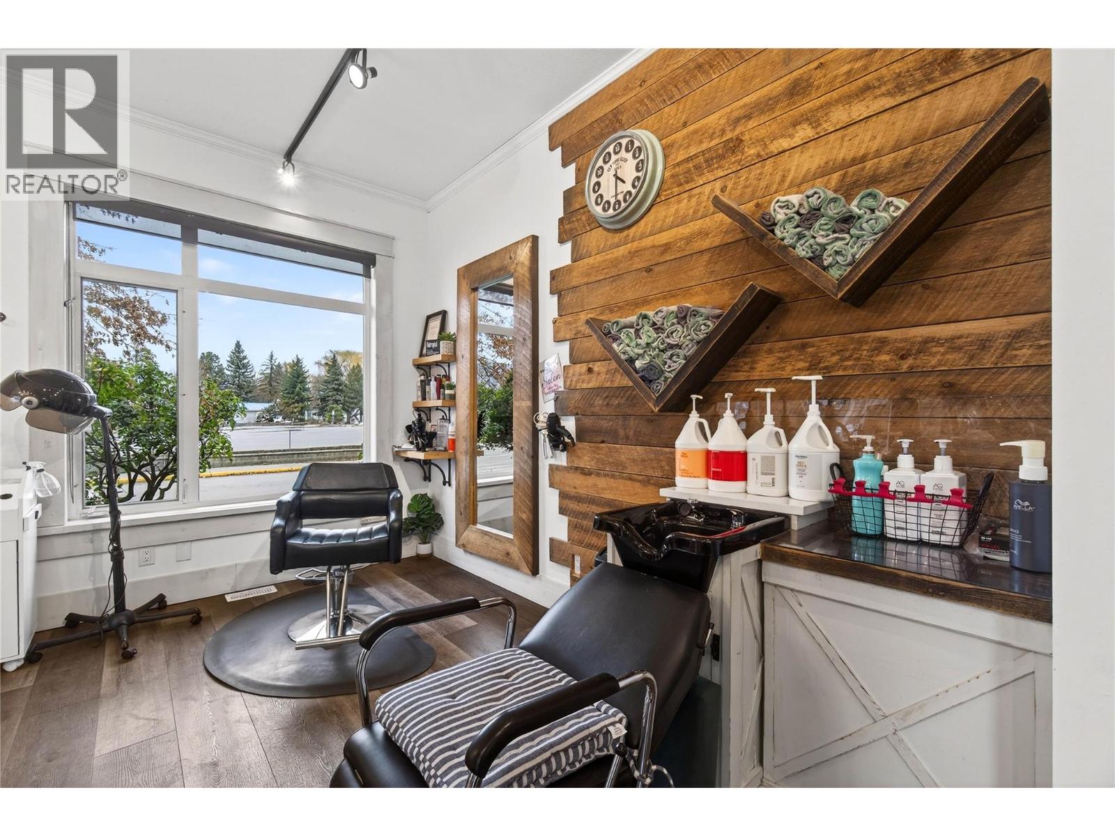 1 680 Marine Park Drive, Salmon Arm