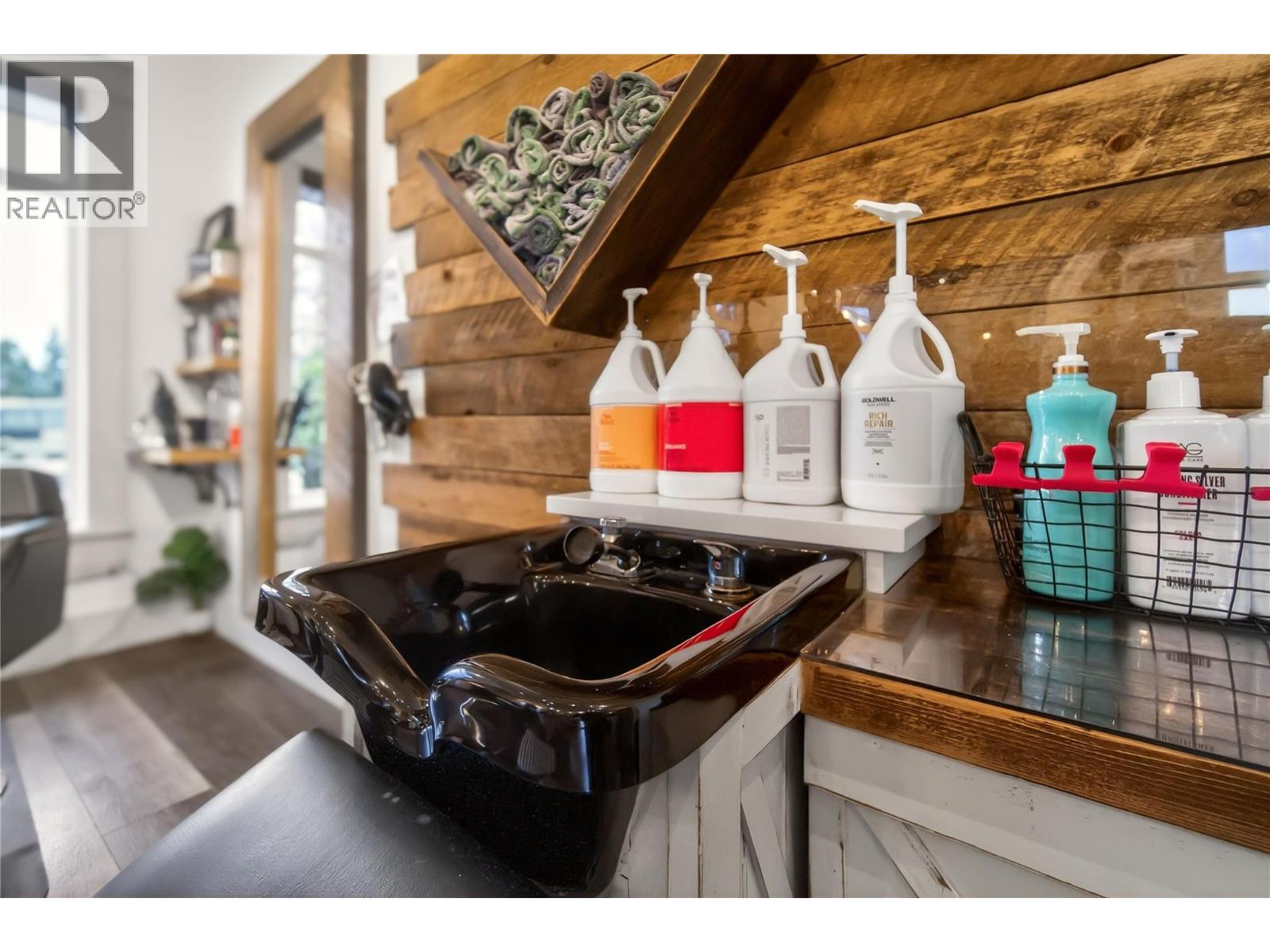 1 680 Marine Park Drive, Salmon Arm