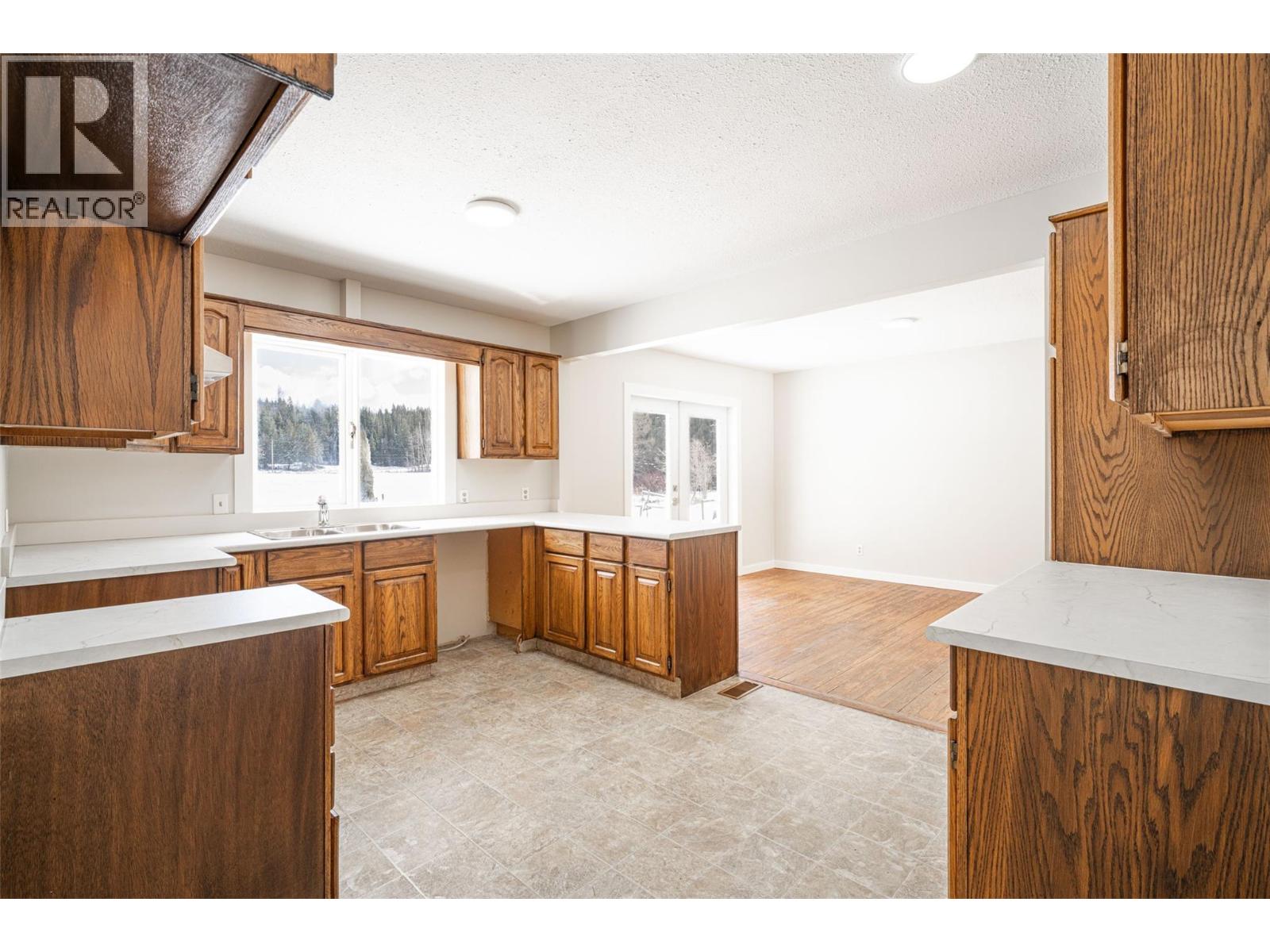 1852 TRINITY VALLEY ROAD - 34