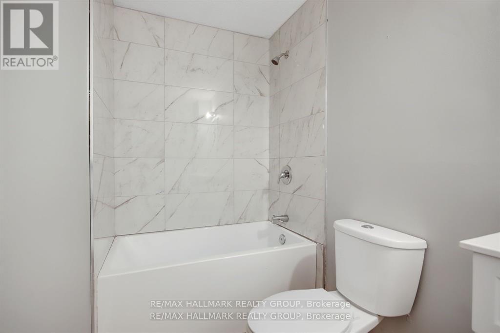 231 ST ANDREW STREET — photo 22