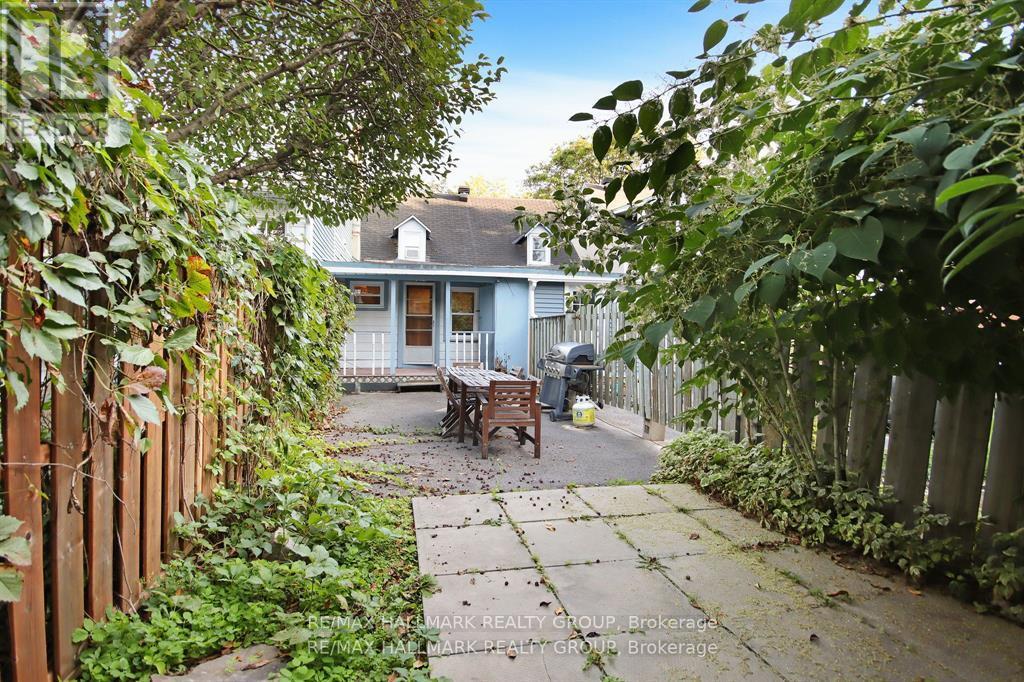 231 ST ANDREW STREET — photo 25