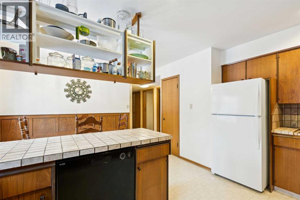 Single Family House for Sale in  Kananaskis Drive SW Kelvin Grove Calgary 