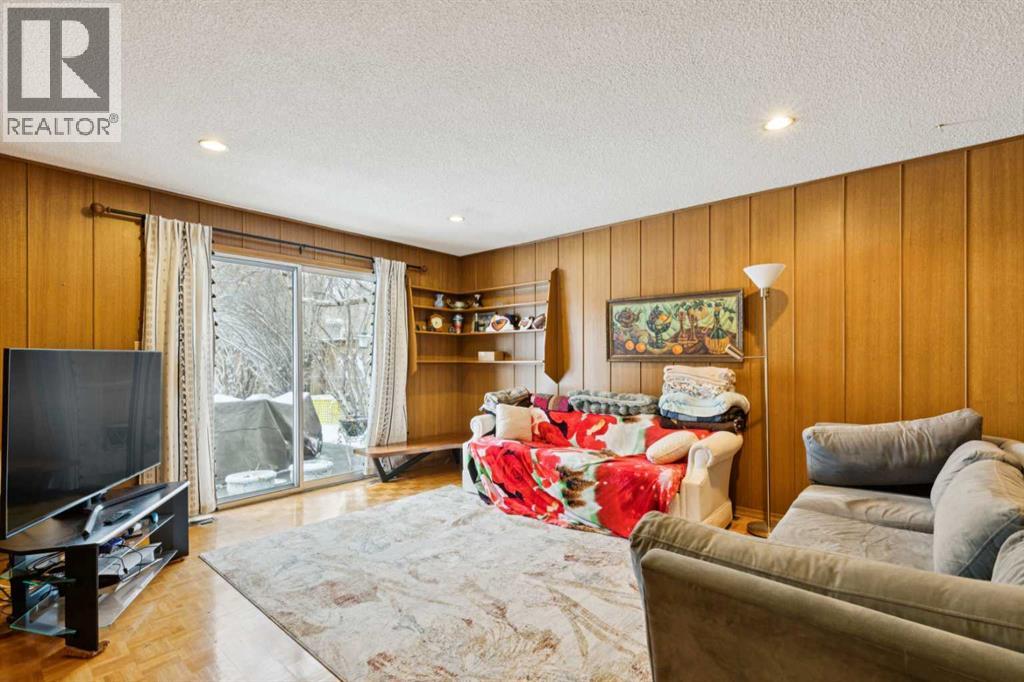 Single Family House for Sale in  Kananaskis Drive SW Kelvin Grove Calgary 