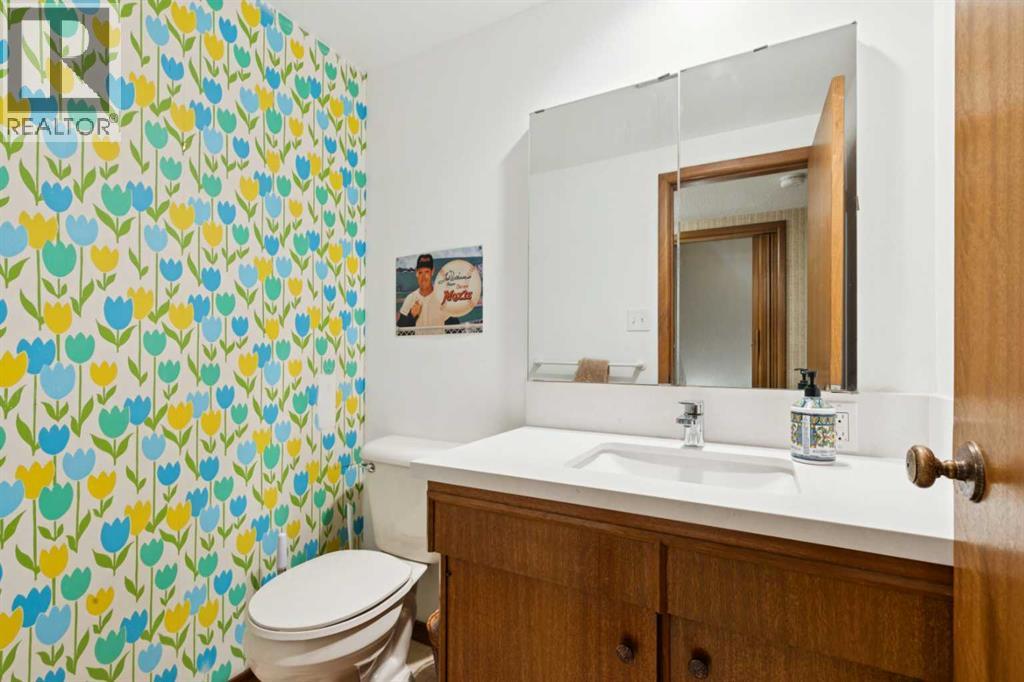 Single Family House for Sale in  Kananaskis Drive SW Kelvin Grove Calgary 