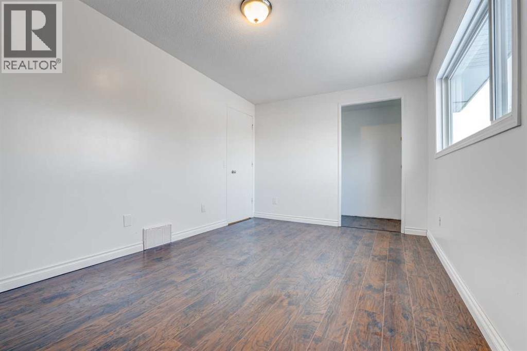 Single Family House for Sale in  Dover Crescent SE Dover Calgary 