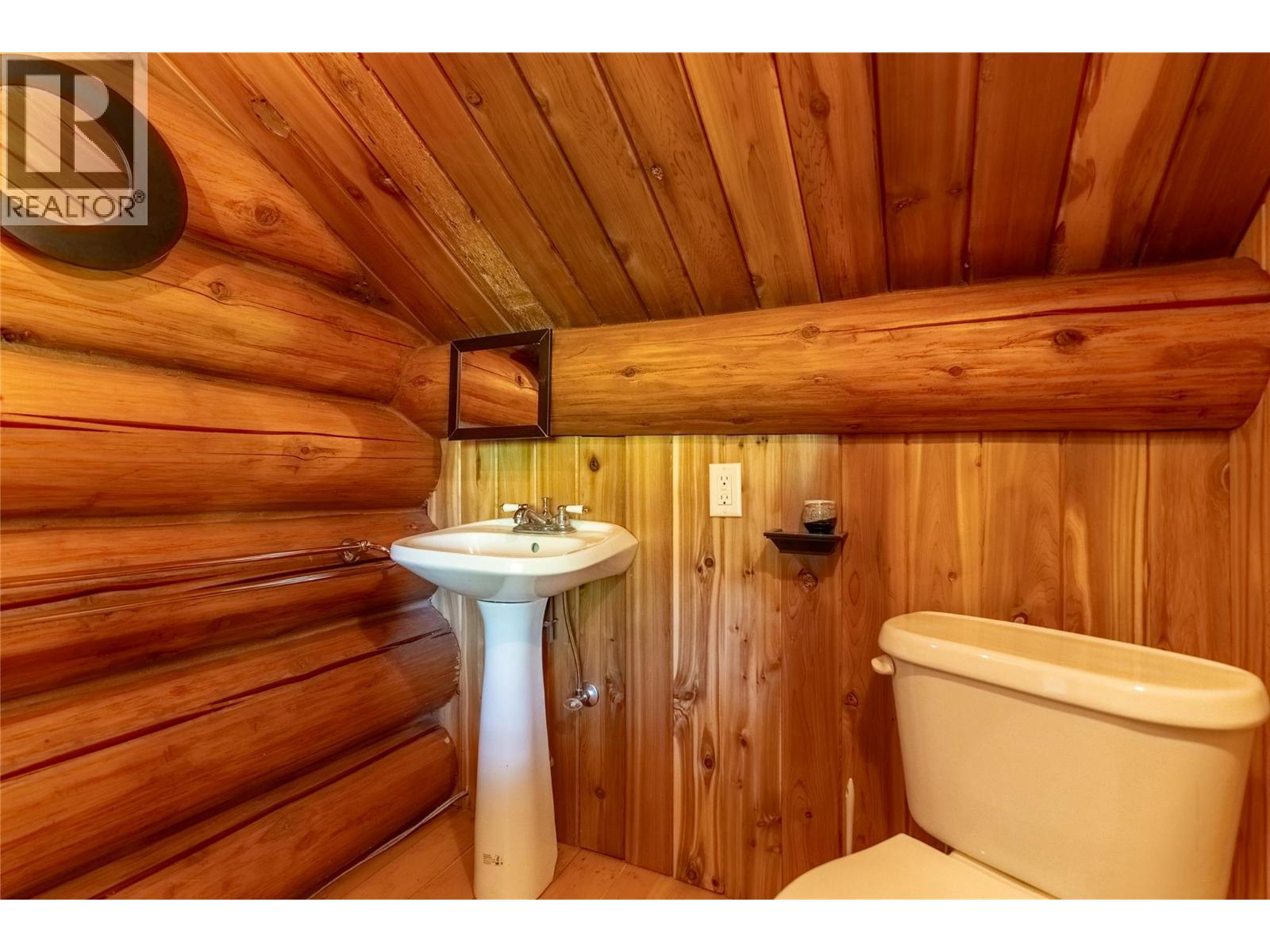 1415 Seymour River Road N, Seymour Arm