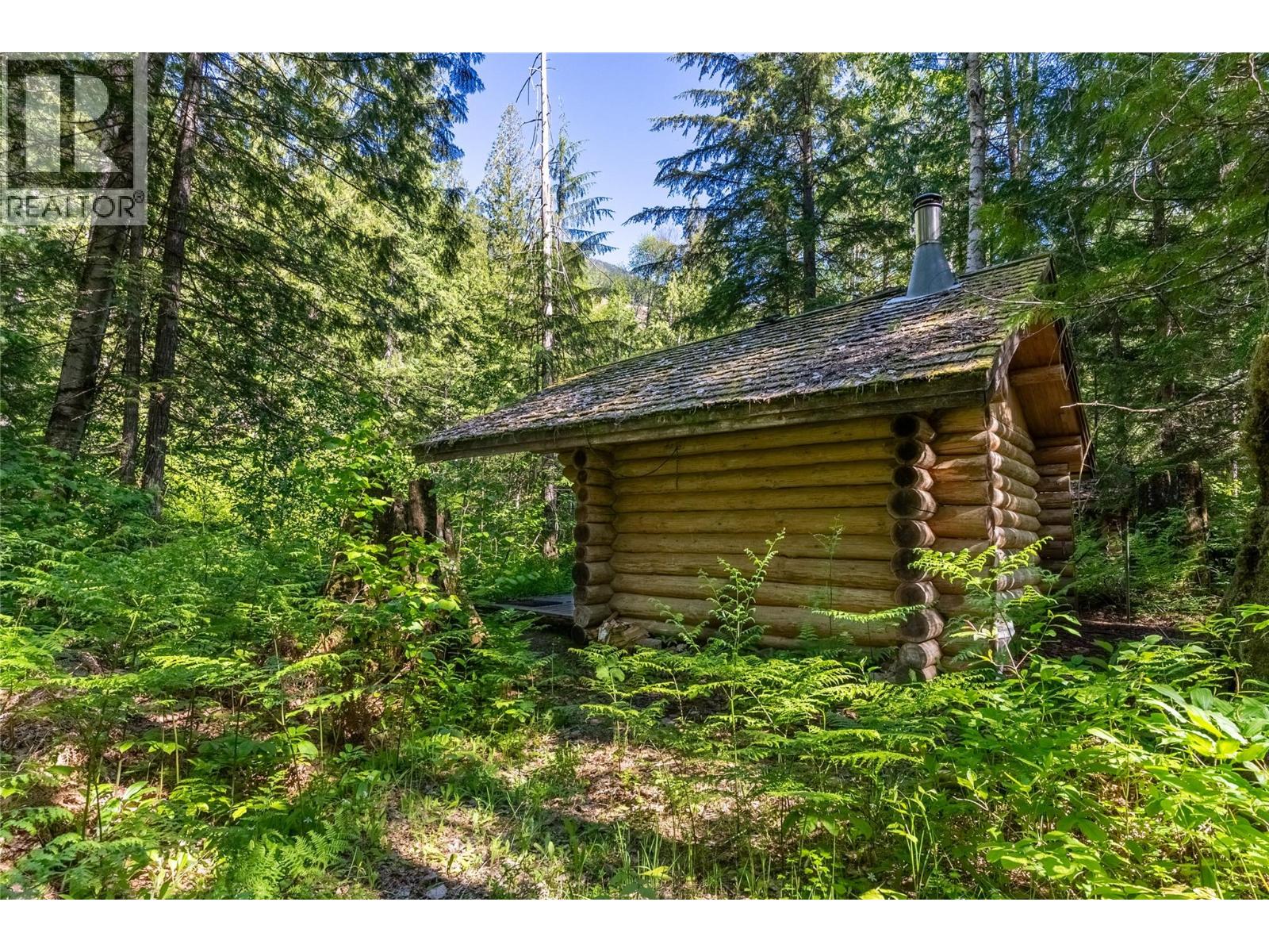 1415 Seymour River Road N, Seymour Arm