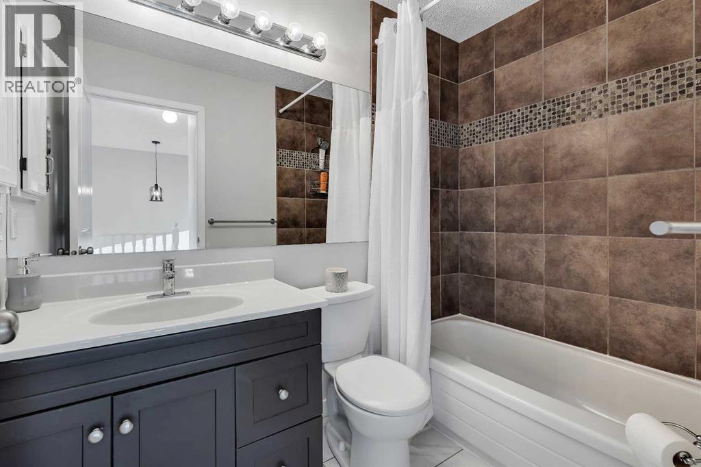 Single Family House for Sale in  Harvest Oak Place NE Harvest Hills Calgary 