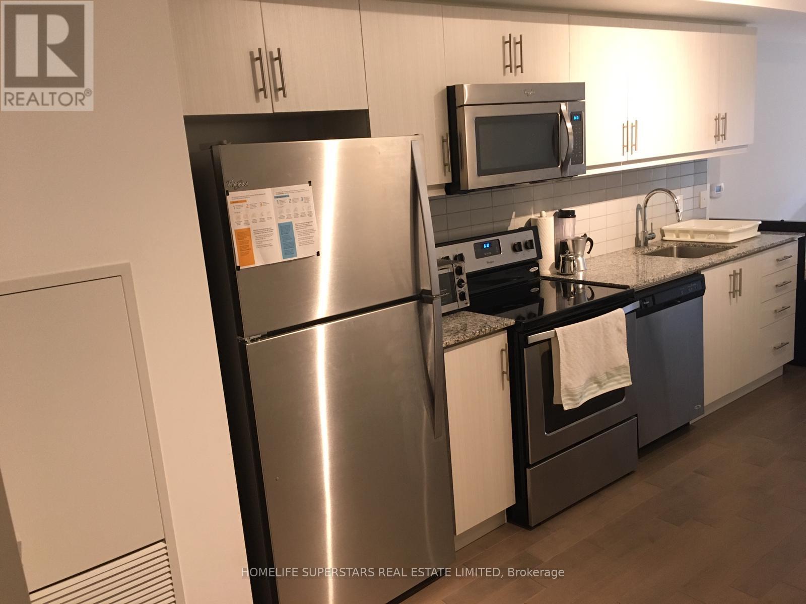#305 10 WILLISON SQUARE N - 16