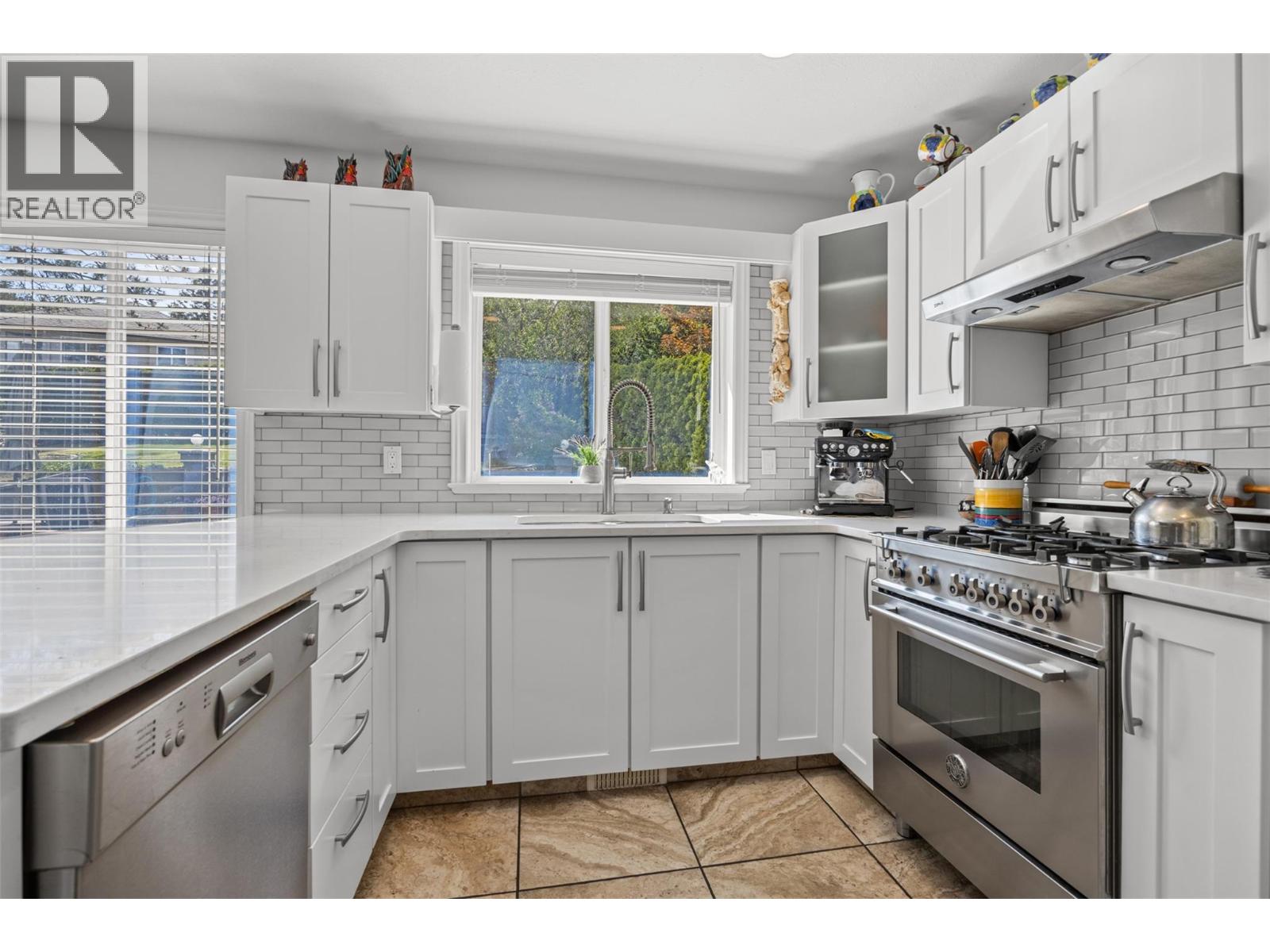 3016 Lakeview Cove Road, West Kelowna