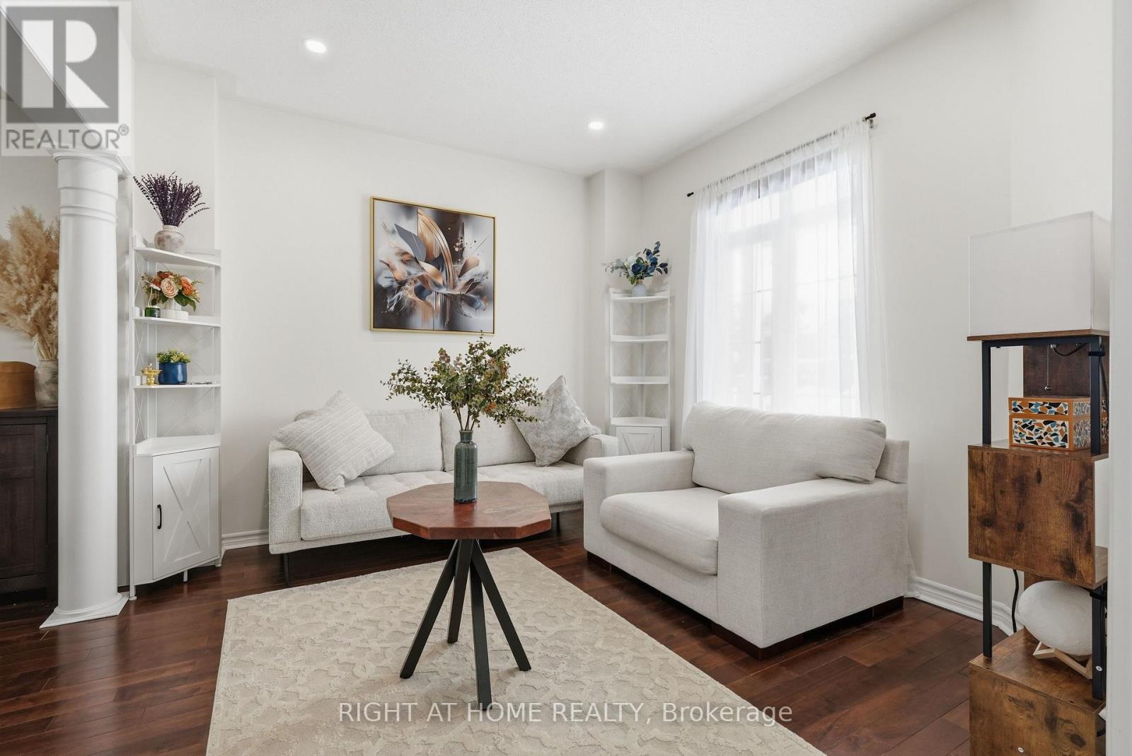 31 THE QUEENSWAY - 6