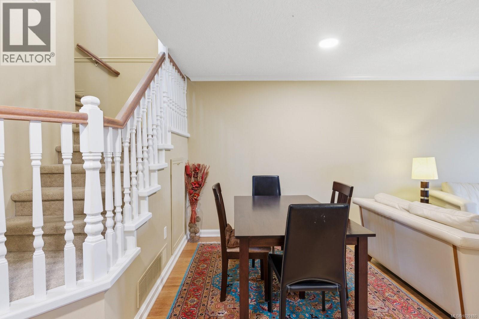 Single Family House for Sale in   Marsett Pl Royal Pines Saanich 