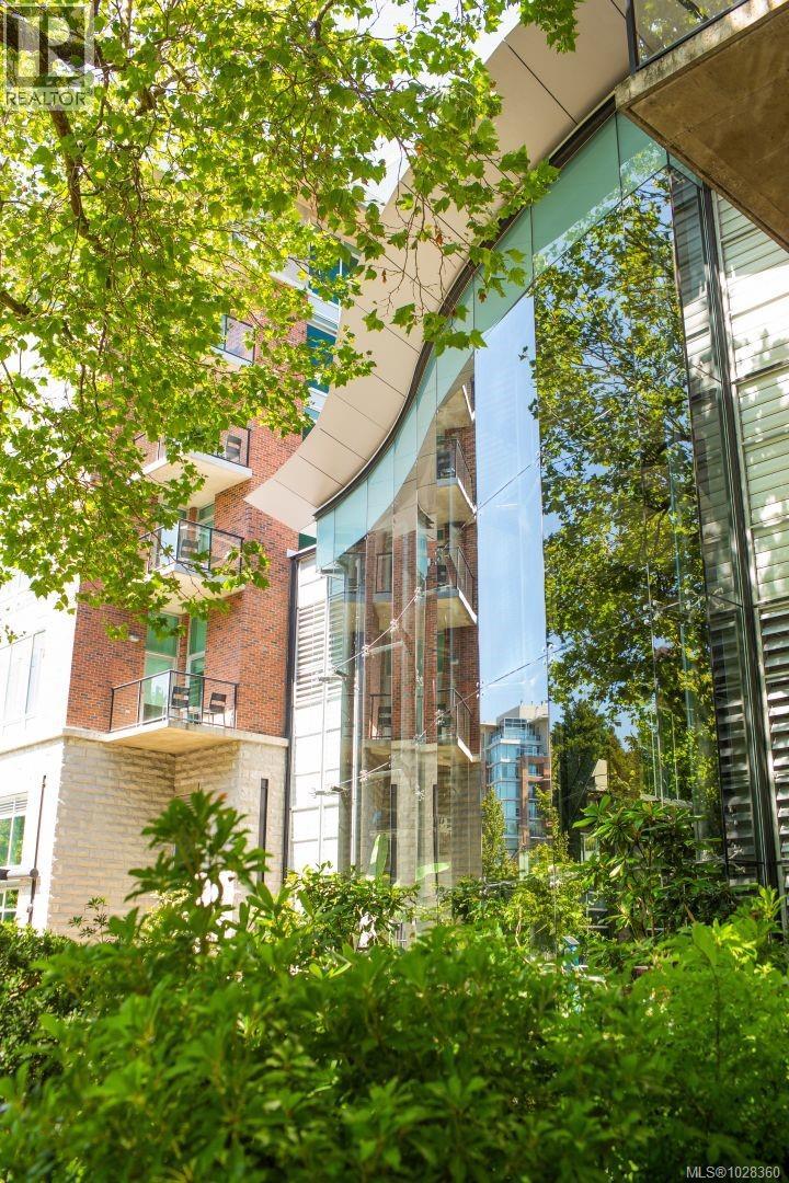 A302(Aug) 810 Humboldt St, Victoria