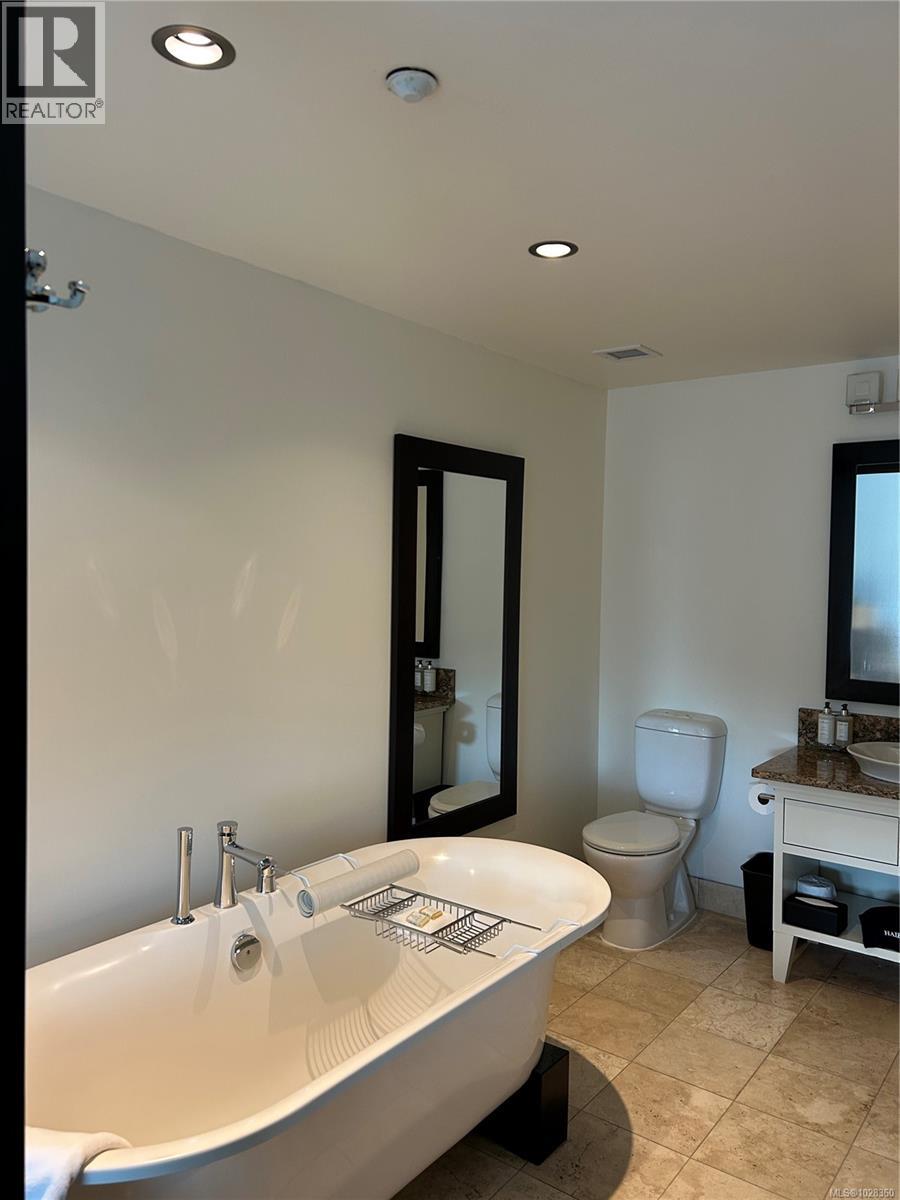 A302(Aug) 810 Humboldt St, Victoria