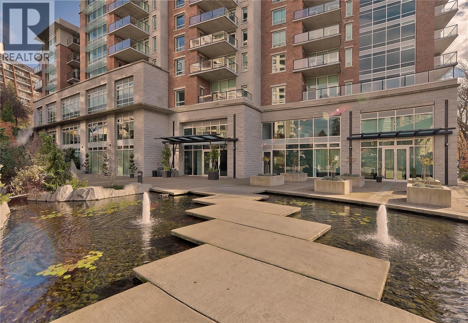 A302(Aug) 810 Humboldt St, Victoria