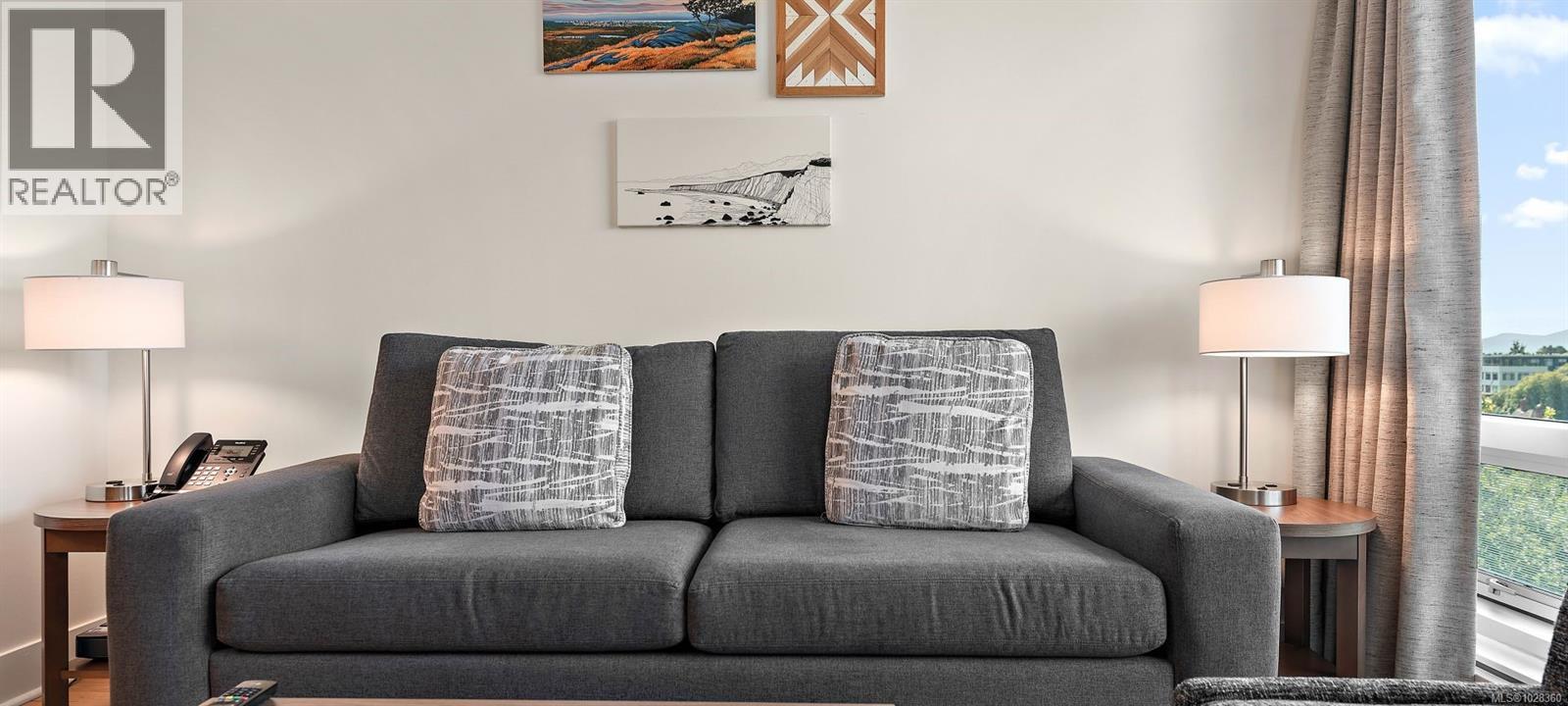 A302(Aug) 810 Humboldt St, Victoria