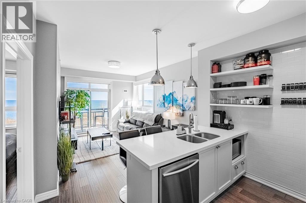 #209 35 SOUTHSHORE Crescent - 8