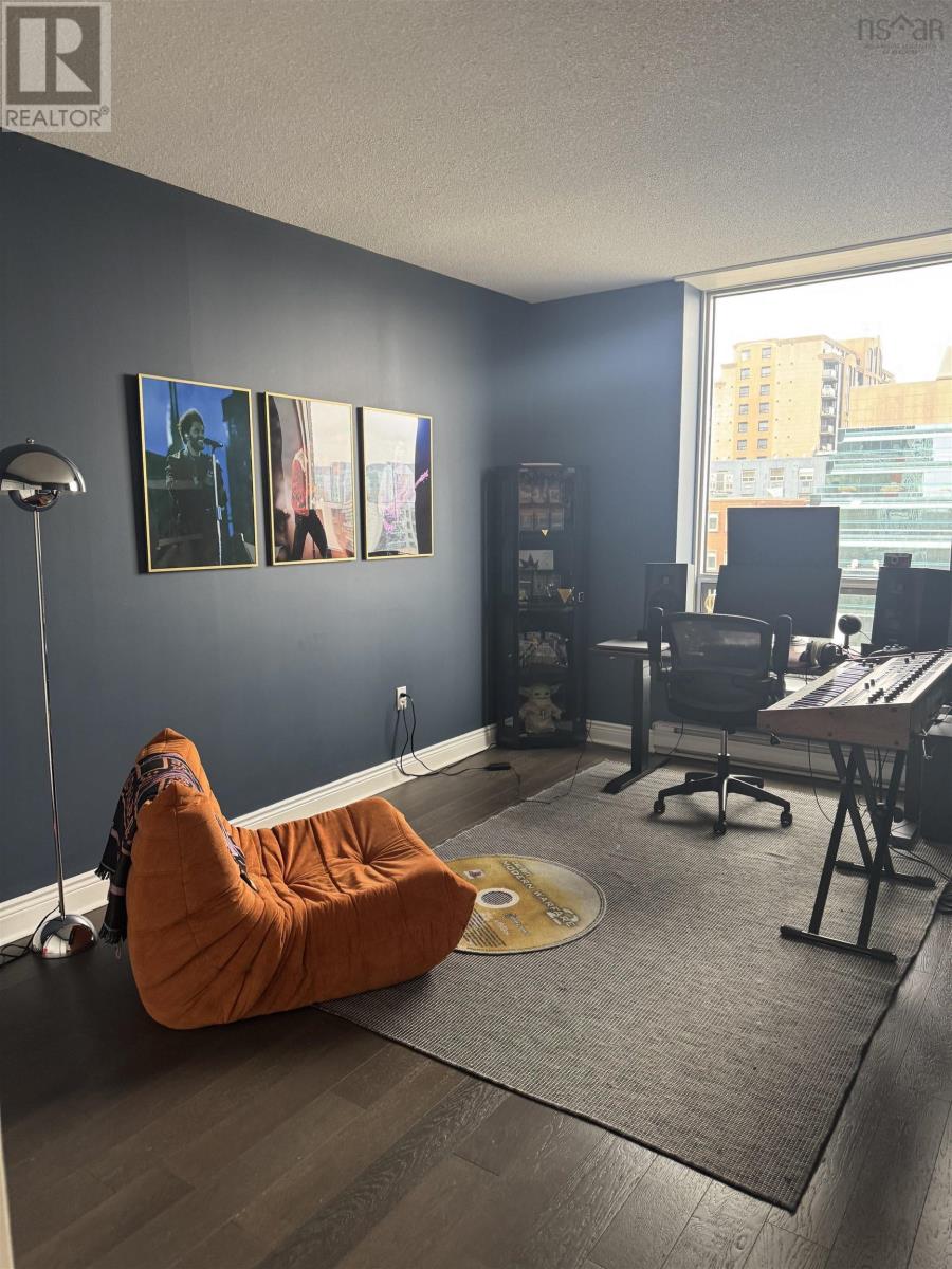 Property 10 of 15 of 1002 1465 Brenton Street