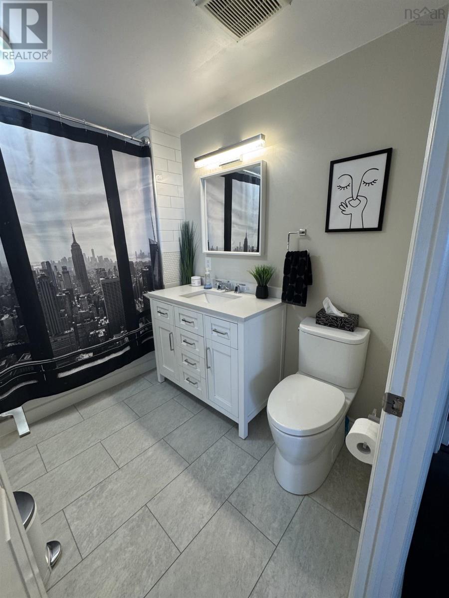 Property 8 of 15 of 1002 1465 Brenton Street