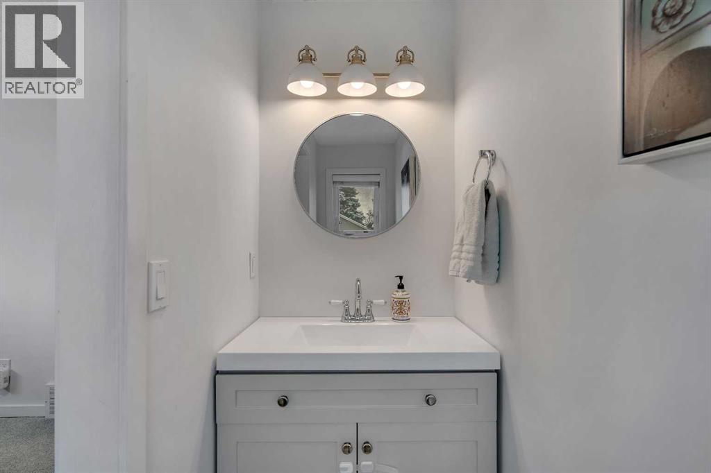 Single Family House 3 Level for Sale in  Deersaxon Road SE Deer Run Calgary 