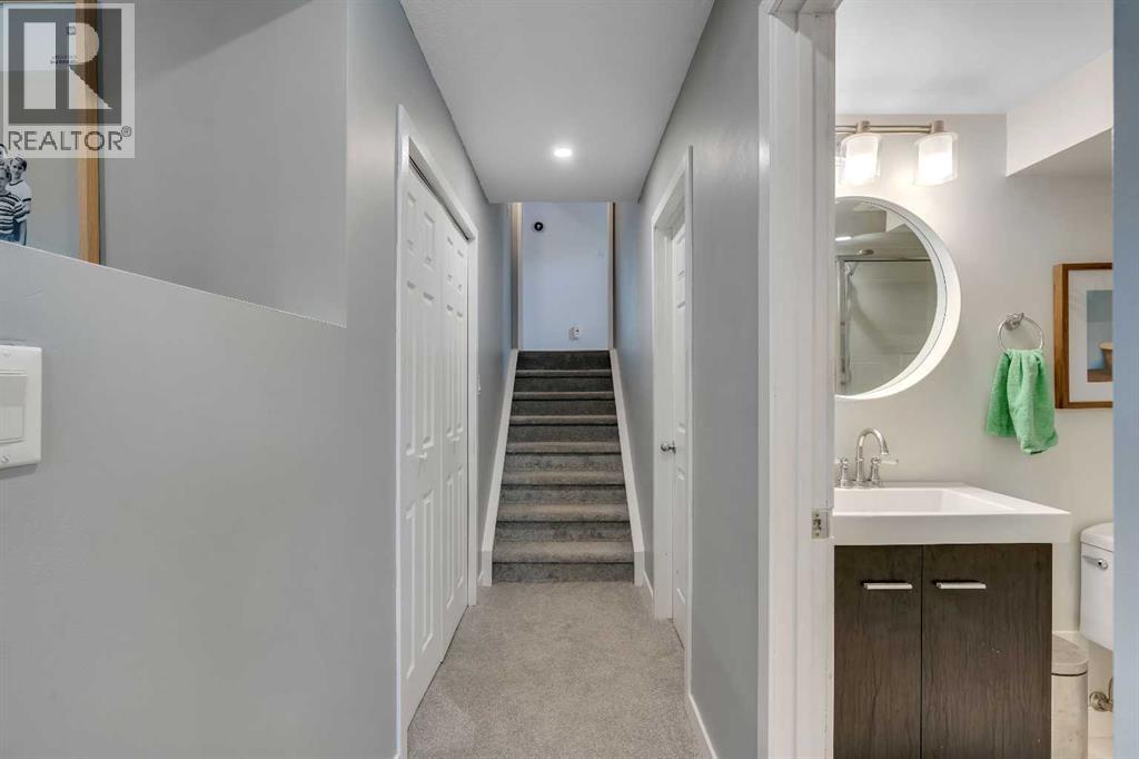 Single Family House 3 Level for Sale in  Deersaxon Road SE Deer Run Calgary 