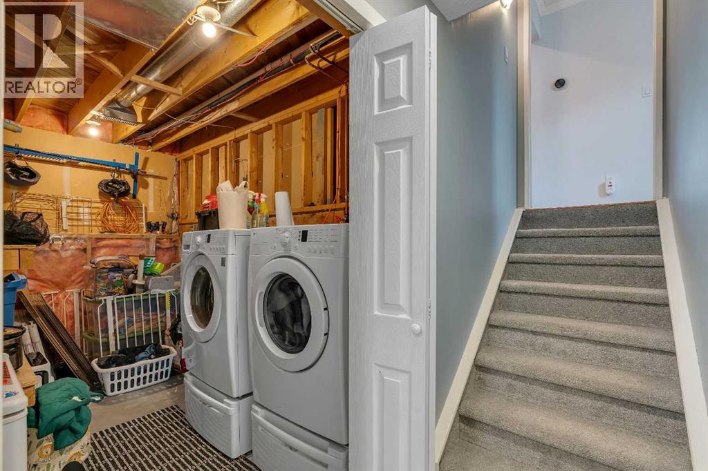 Single Family House 3 Level for Sale in  Deersaxon Road SE Deer Run Calgary 