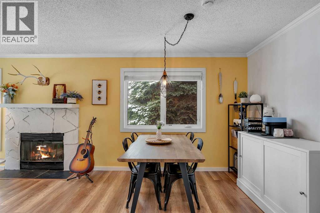 Single Family House 3 Level for Sale in  Deersaxon Road SE Deer Run Calgary 