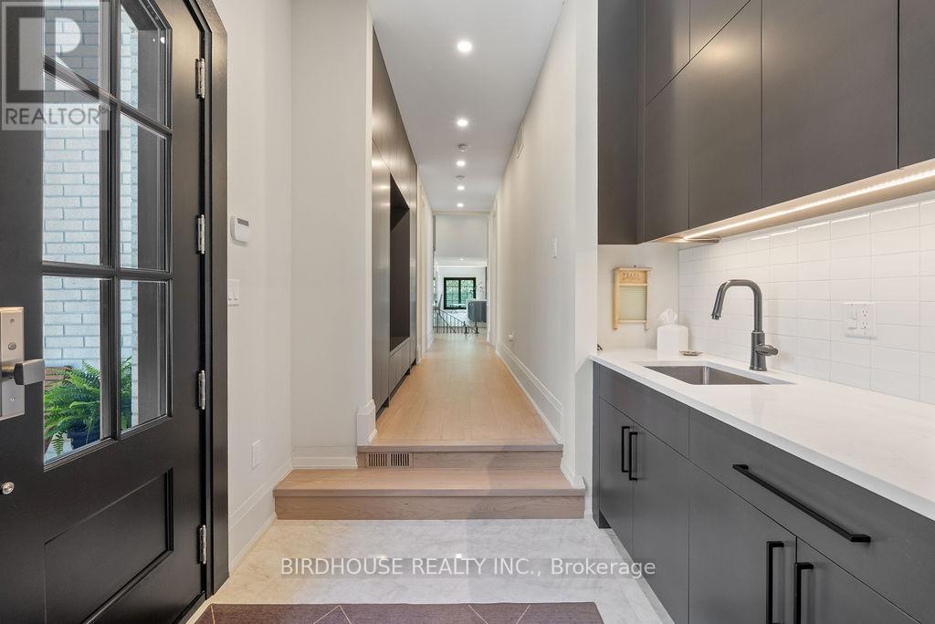 16 & 20 GARDEN GATE - 23