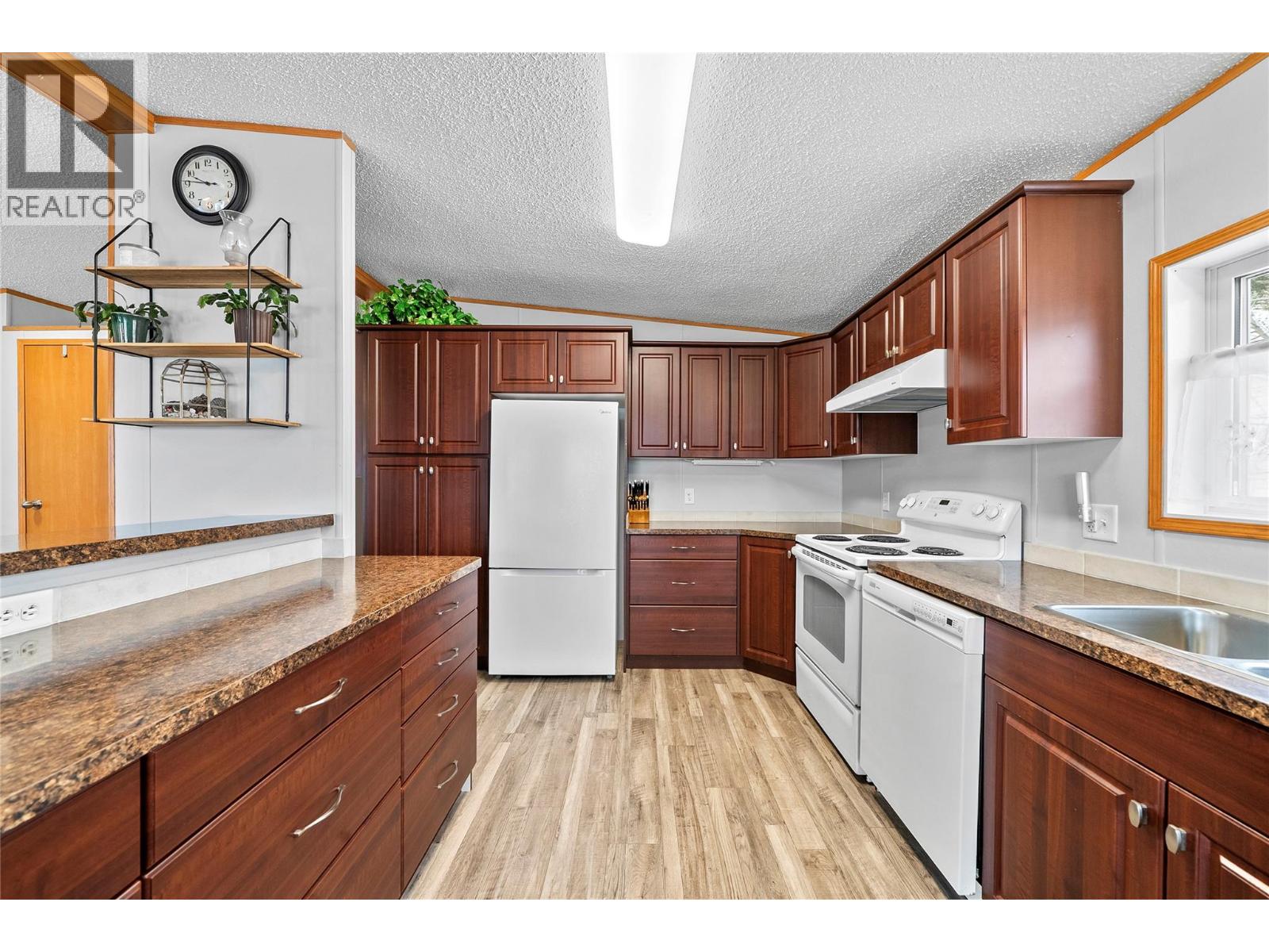 72 1885 Tappen Notch Hill Road Road, Tappen