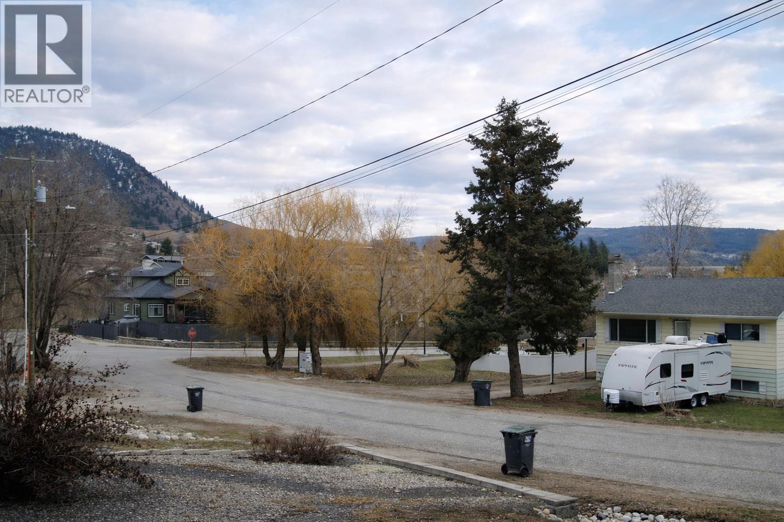 1876 Large Avenue, Kelowna