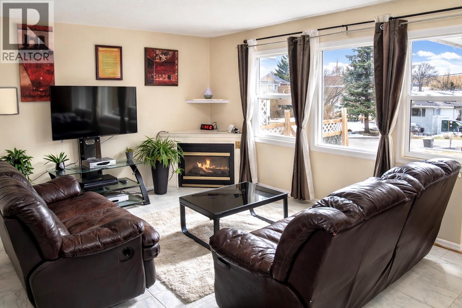 1876 Large Avenue, Kelowna