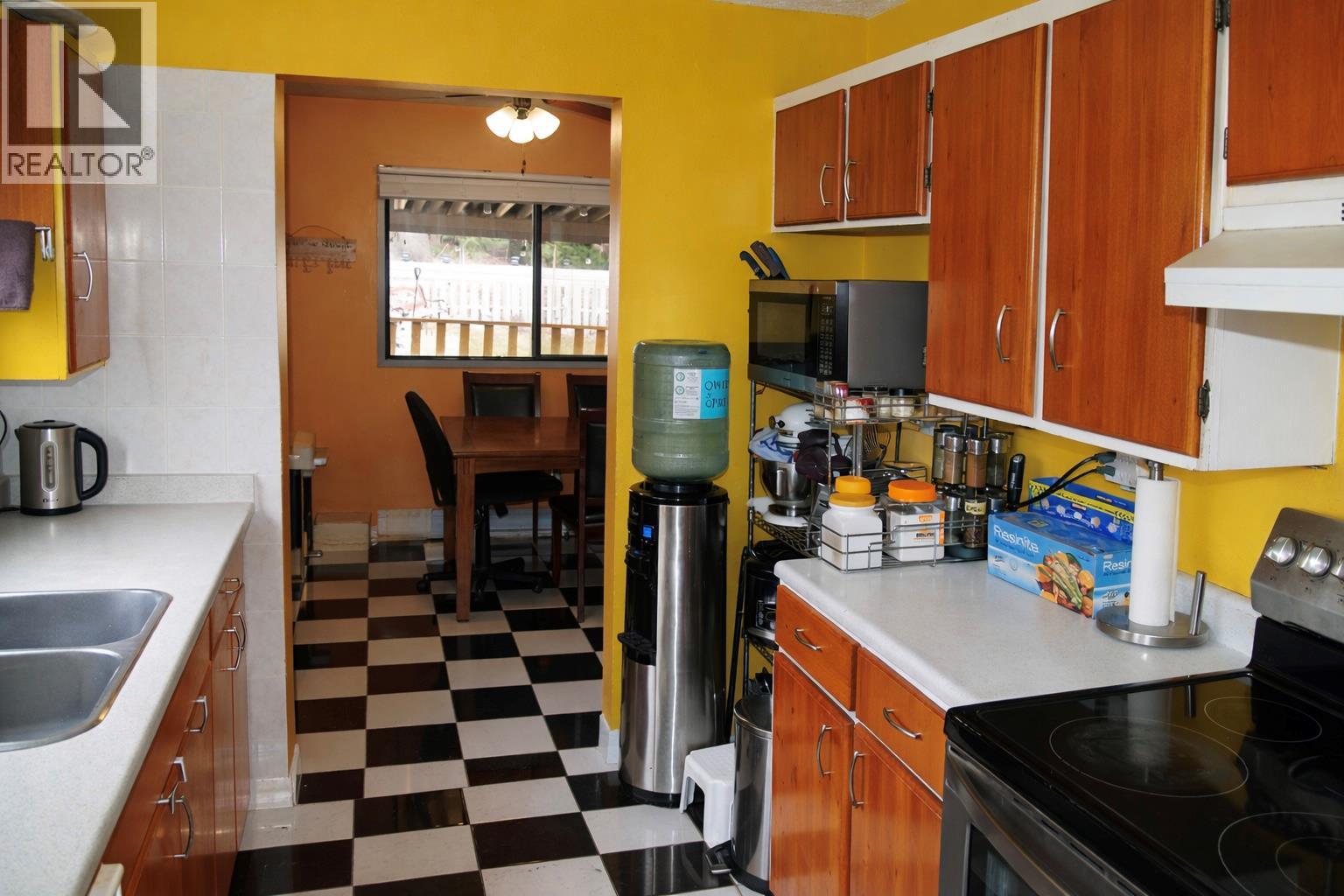 1876 Large Avenue, Kelowna