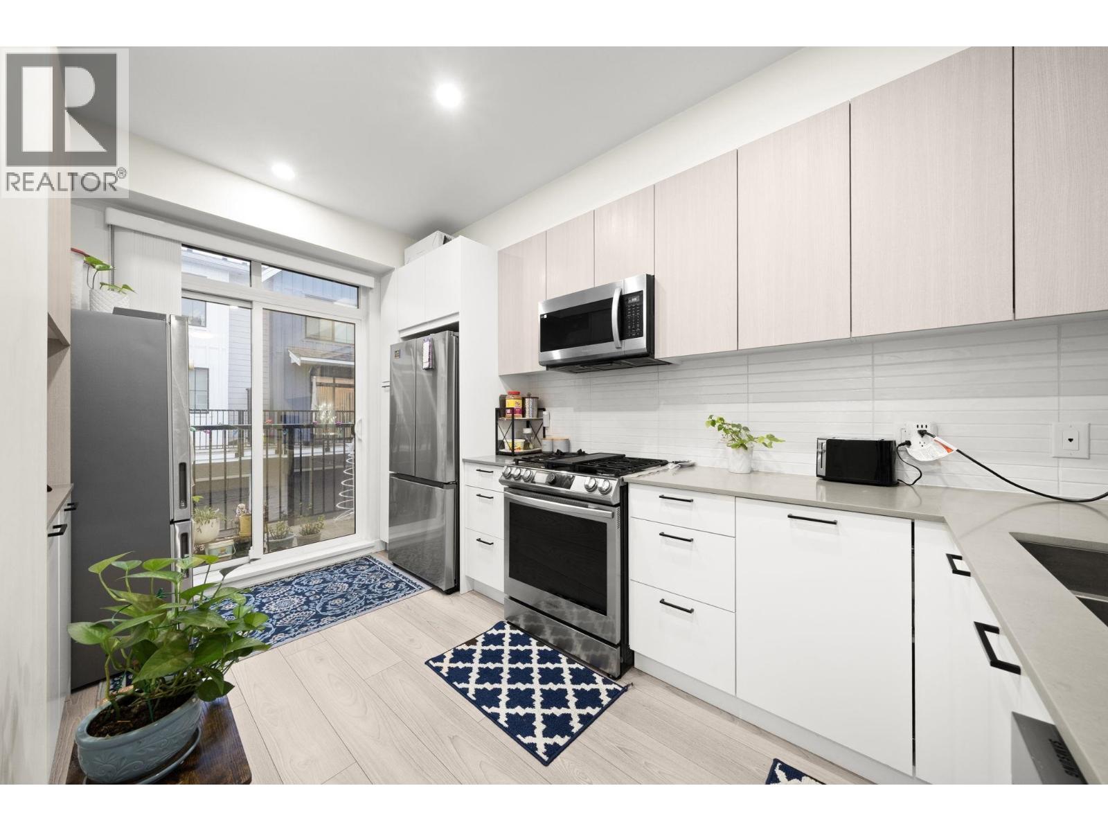 46 488 FURNESS STREET, New Westminster