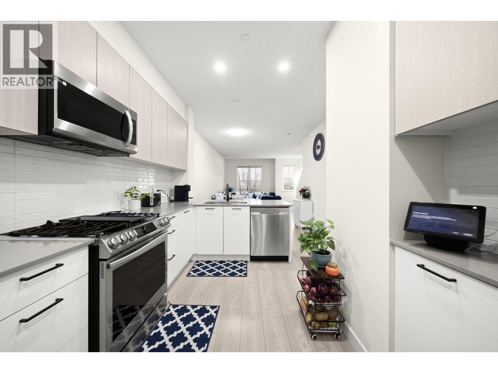 46 488 FURNESS STREET, New Westminster