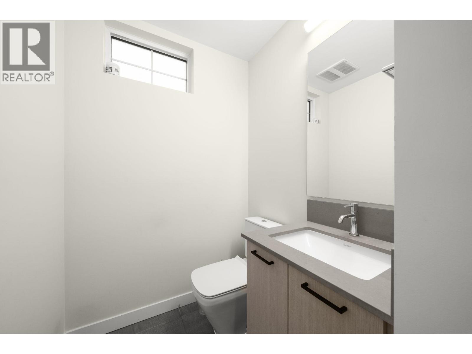 46 488 FURNESS STREET, New Westminster