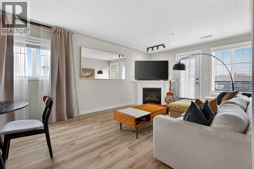 Single Family House Multi-level for Sale in    Avenue SW Sunalta Calgary 